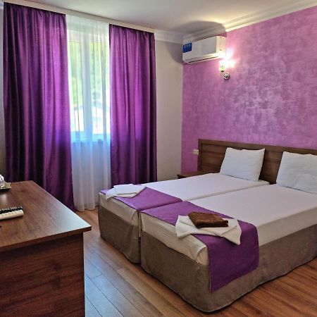 Nobi Guest House Гагра Екстер'єр фото